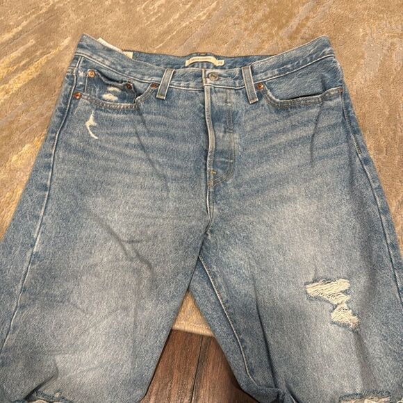 Levi’s Premium Wedgie Straight jeans size 29 distressed with button fly EUC - Picture 2 of 10